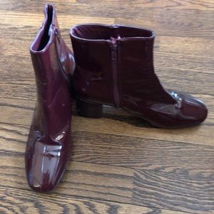 Shinny maroon boots